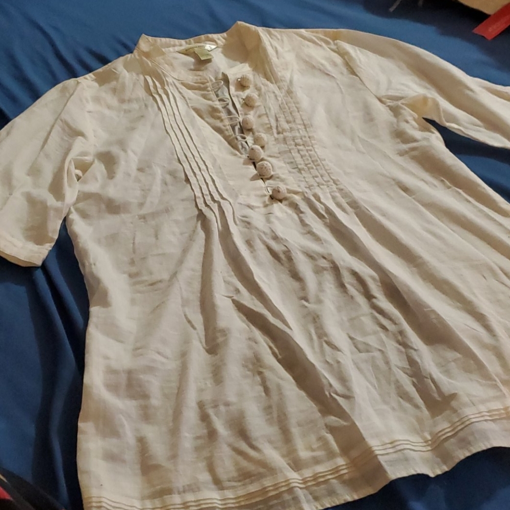 Banana Republic White Top w/Bobble Buttons 2/$20